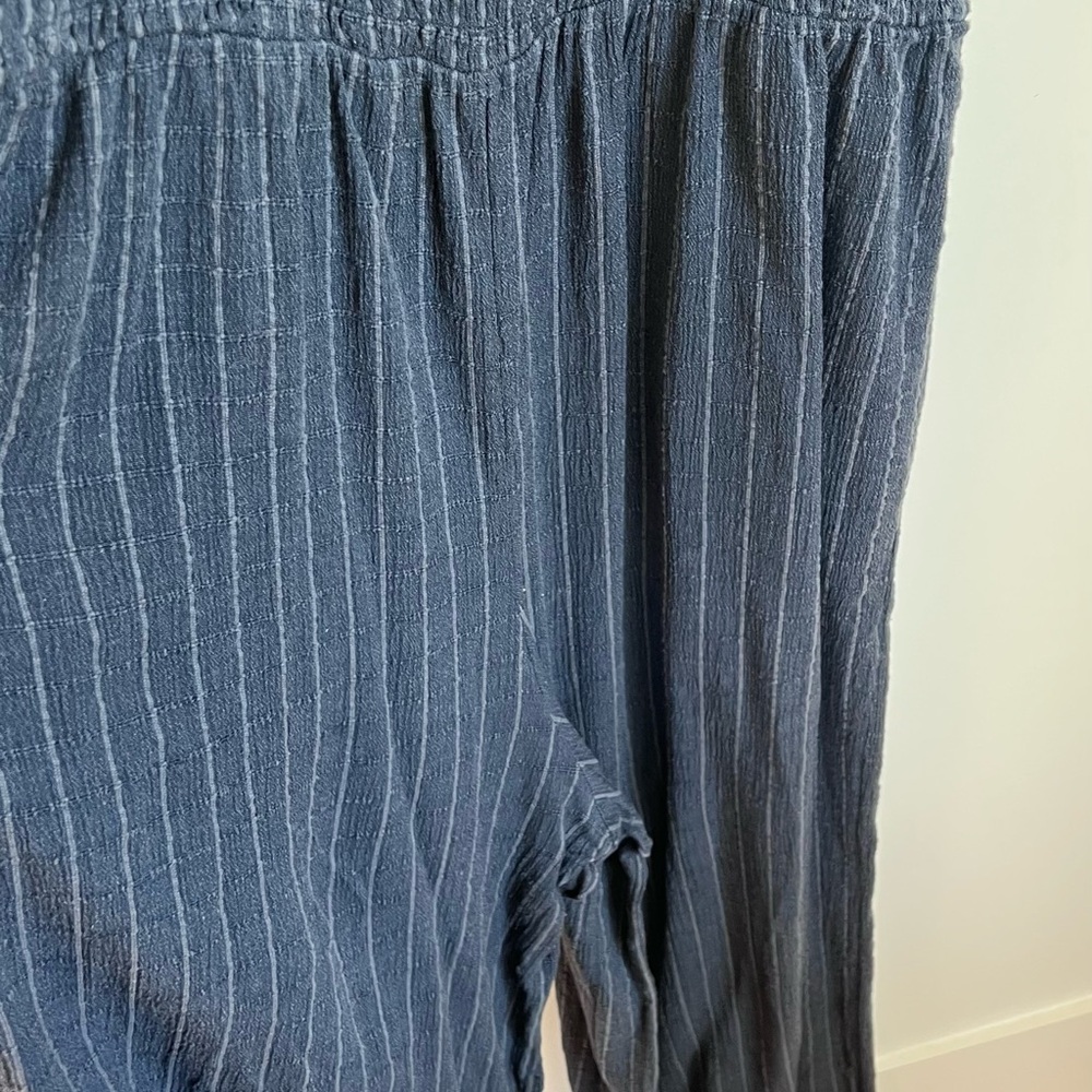🕶️Roxy Adventure Bound Woven Blue Pinstripe Gauzy Tank Jumpsuit - Picture 9 of 11